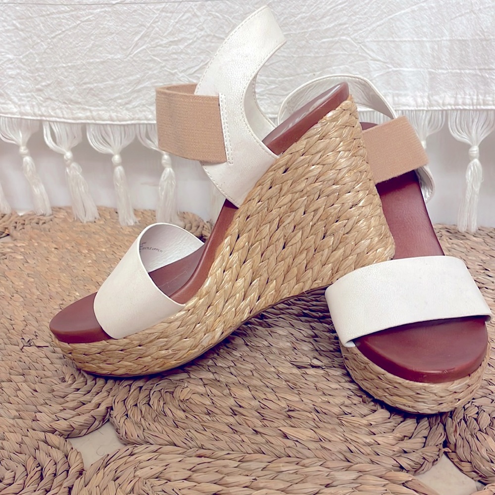 MIA size 8.5 white wedge heels